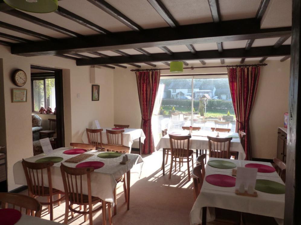 Neuadd Wen Guest House Carmarthen Eksteriør bilde